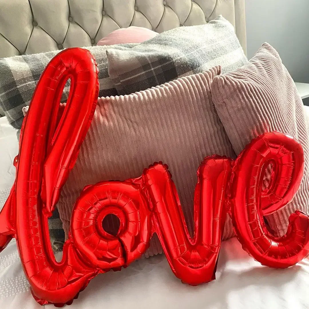 Nhỏ Ligatures Chữ Love Viền Ba - đánh giá và giá Wedding Qq