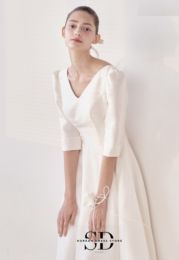 Sondr V-Neck Satin Half Sleeve - đánh giá và giá Wedding Qq
